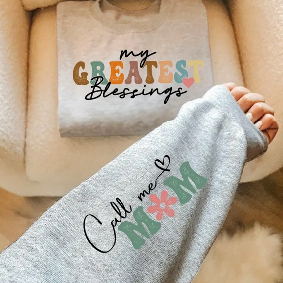 Cutest Sweatshirt Graphic Print “Mom” style - Picture 1 of 3